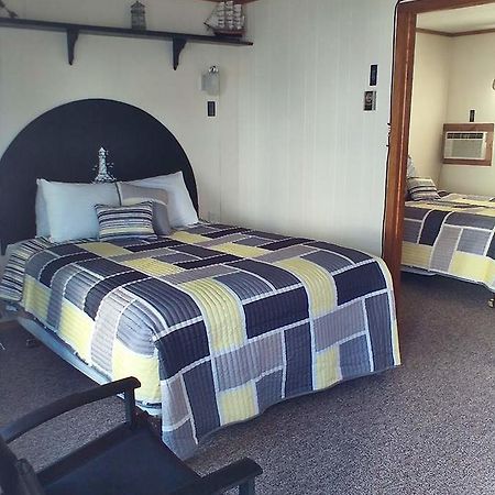 The Monarch Motel Cheboygan Exteriör bild